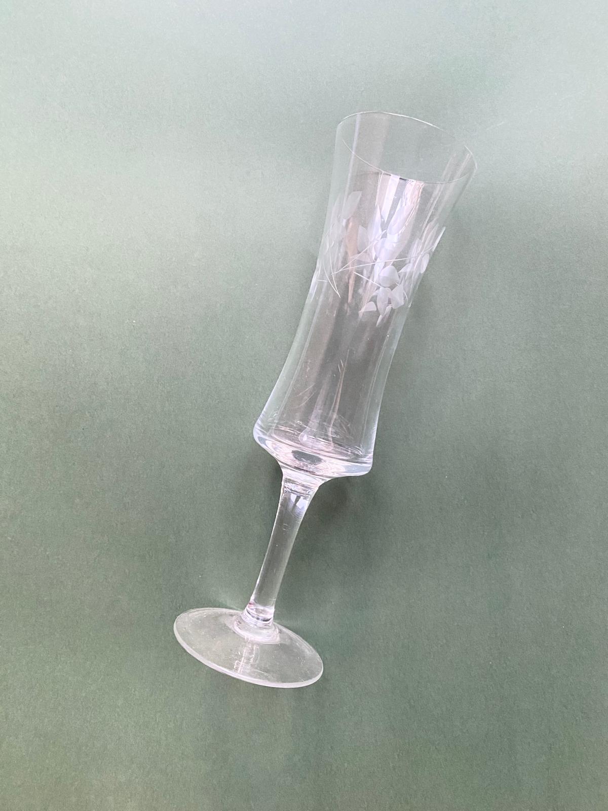 Coupe à champagne en verre gravé