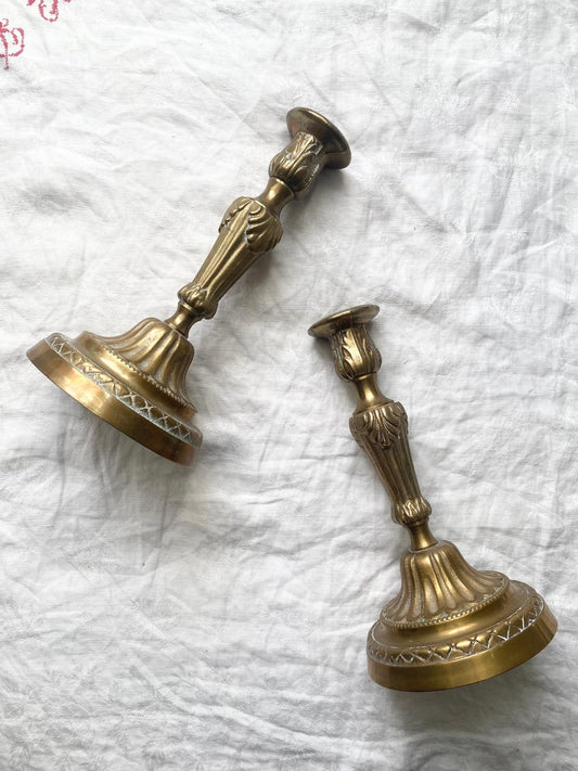 Duo de bougeoirs en laiton