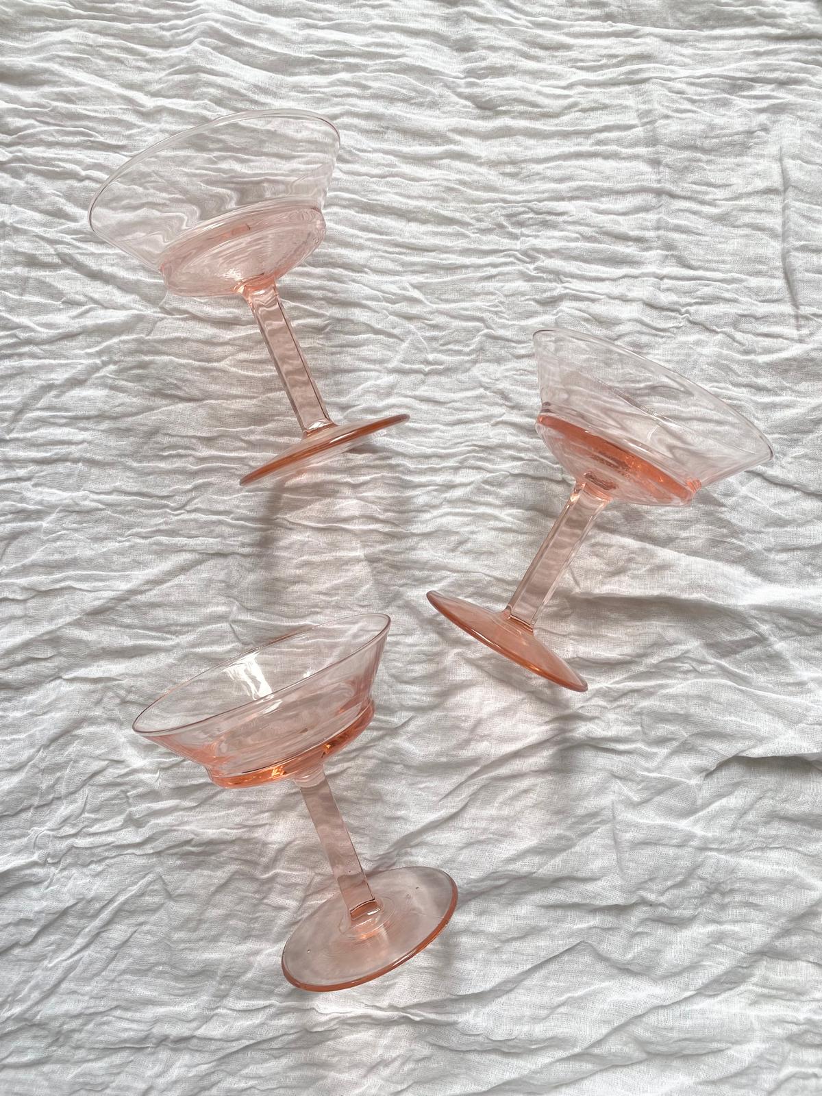 Lot de 3 coupes roses en verre