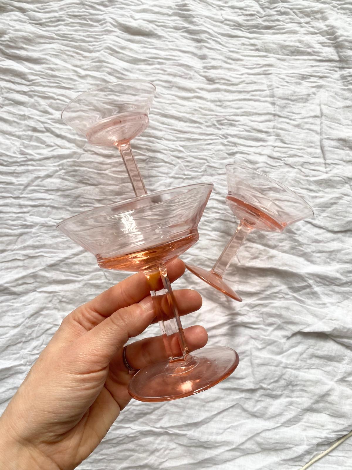 Lot de 3 coupes roses en verre