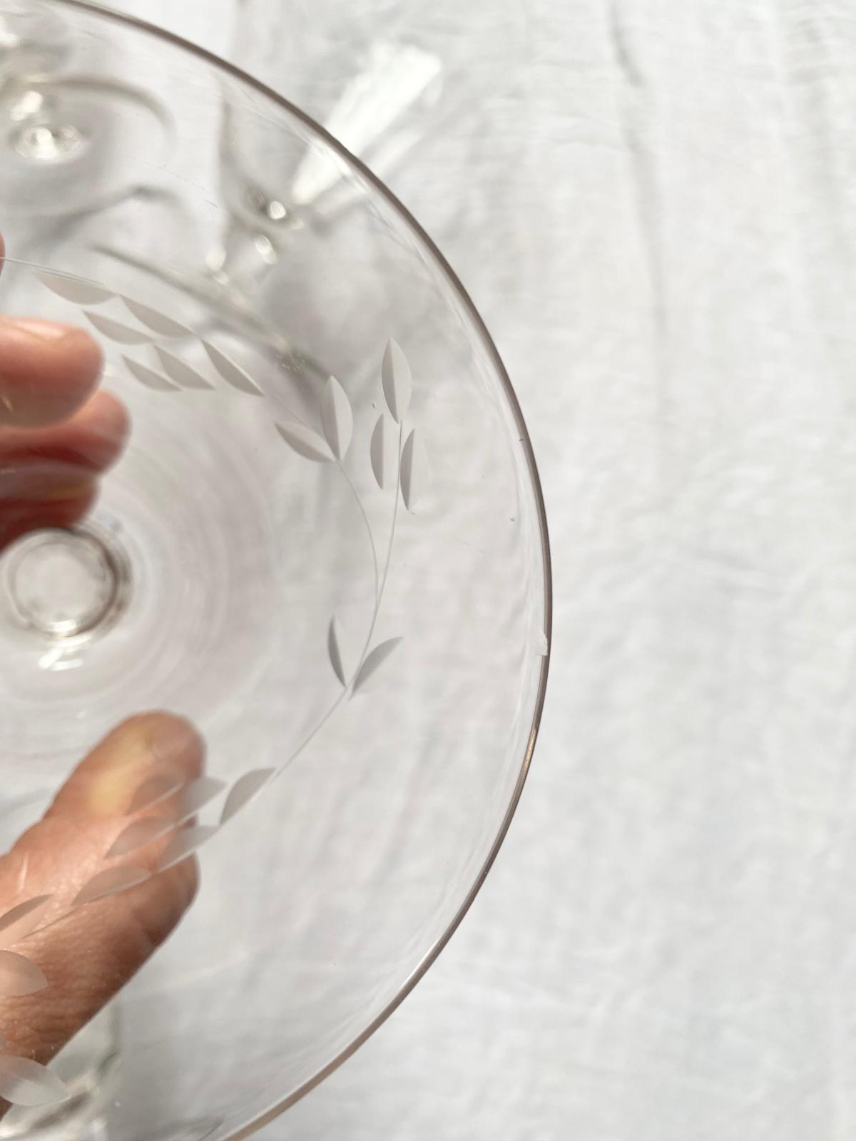 Lot de 5 verres à pied gravé raisin