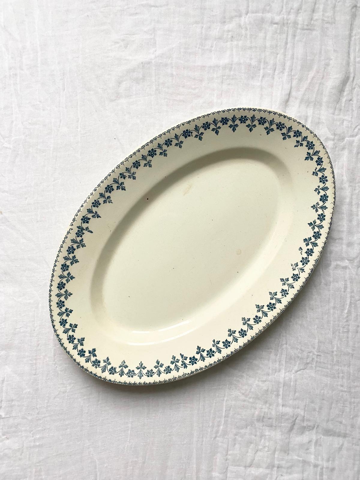 Plat en terre de fer bleue Modèle Barbeaux de Clairefontaine