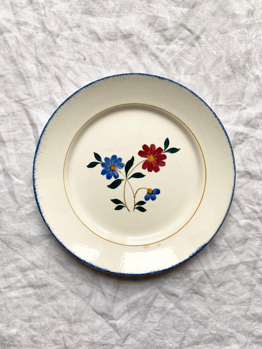 Plat peint à la main fleurs bleues et rouges Céranord