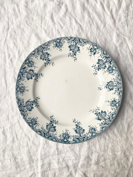 Plat rond en terre de fer bleue St Amand
