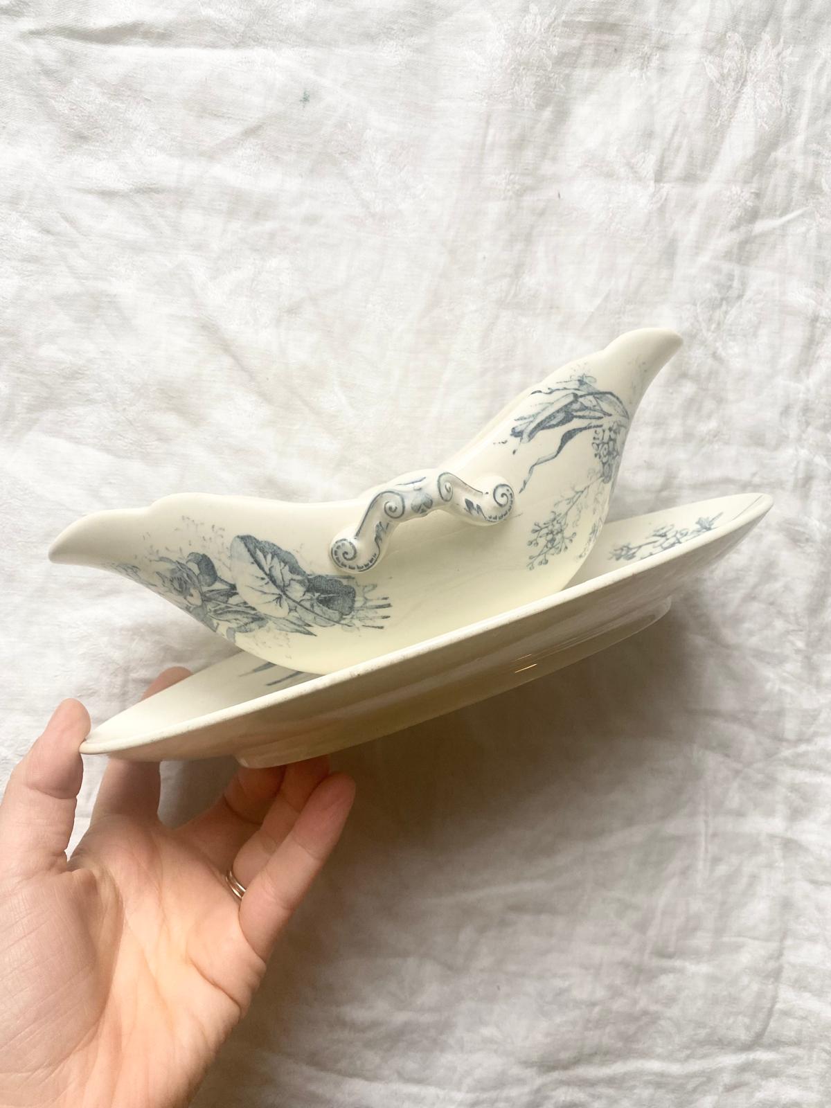 Saucière en terre de fer bleue