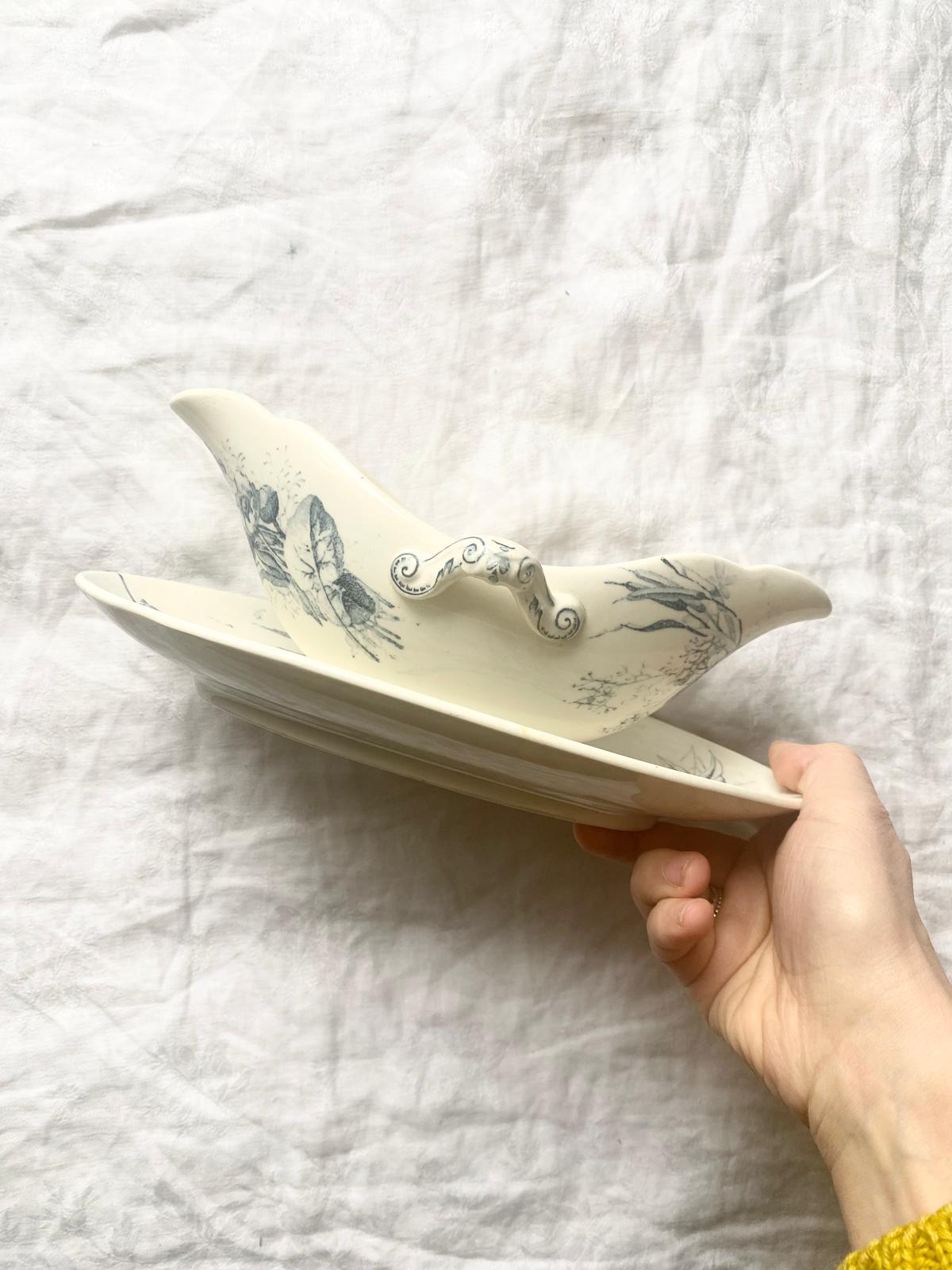 Saucière en terre de fer bleue