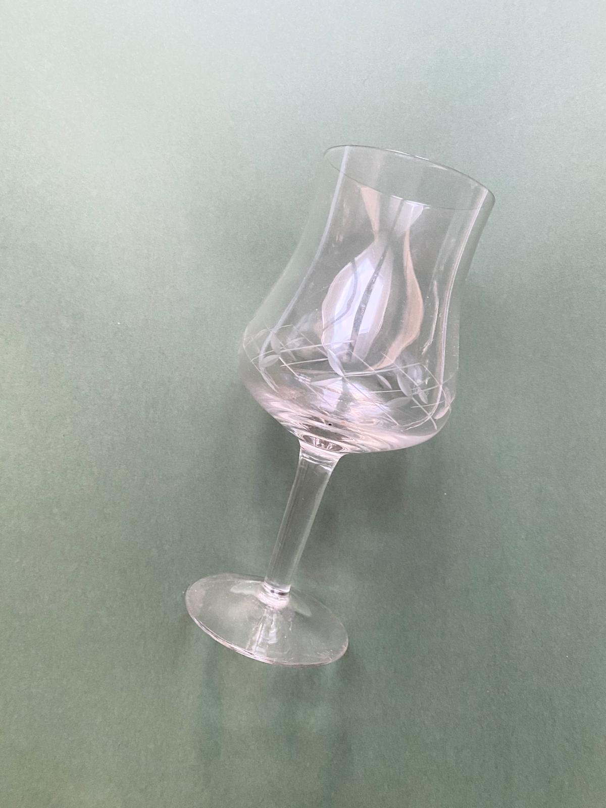 Verre ballon en verre gravé