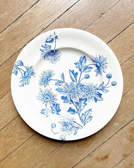 Assiette plate terre de fer Chrysanthème de Longwy