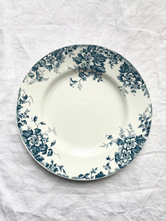 Assiette plate terre de fer Marie-Louise St Amand