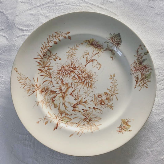 Assiette plate Chrysanthèmes terre de fer polychrome Lunéville